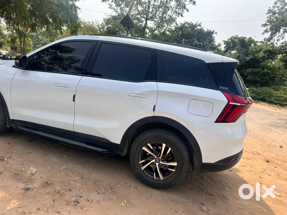 Mahindra Xuv700 2023 Petrol Well Maintained