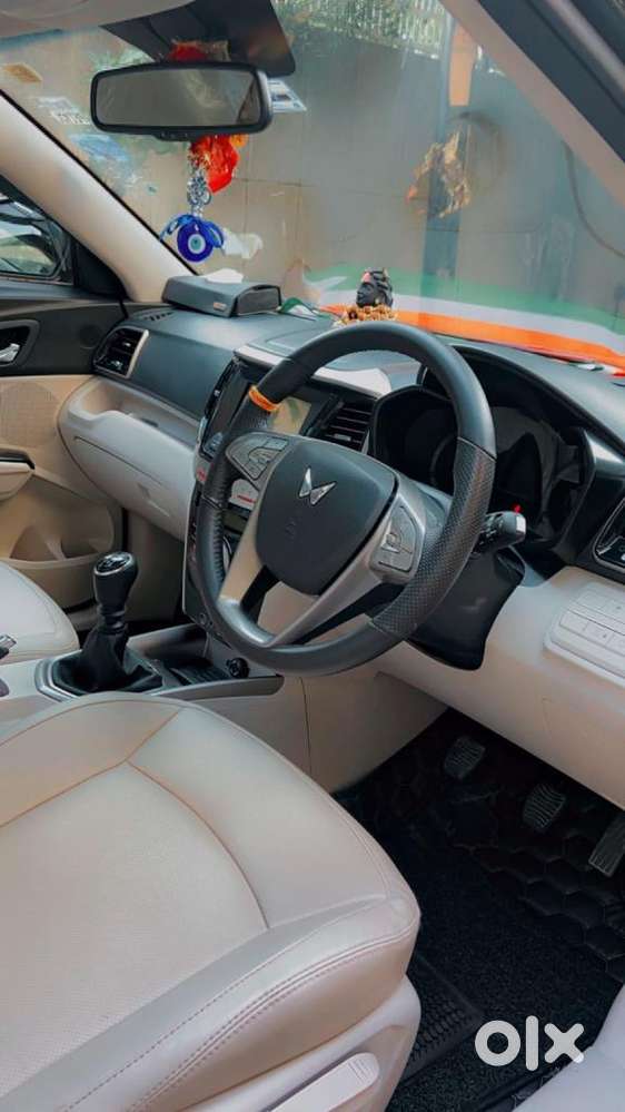 Mahindra Petrol Manual 2023 Car