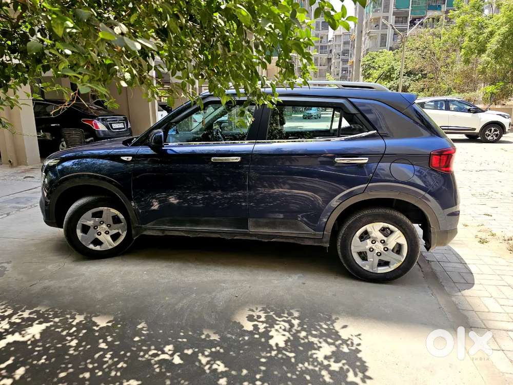 Hyundai Venue 2022 Petrol Well Maintained