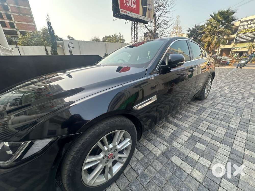 Jaguar Xe 2016 Petrol 27000 Km Driven
