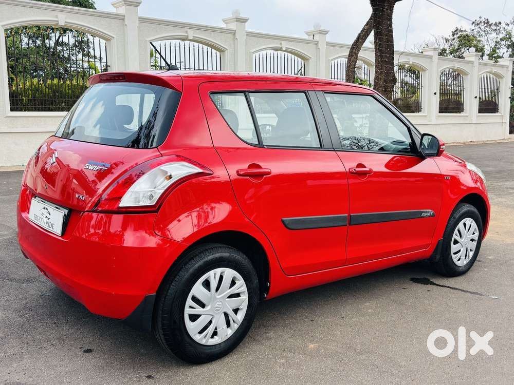 Maruti Suzuki Swift Vxi Abs Bsiv, 2015, Petrol