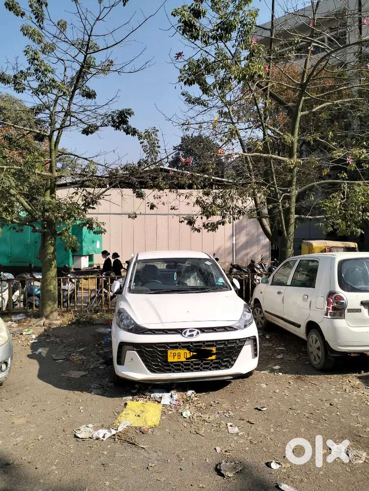 Hyundai Aura Top Model Available For Rent