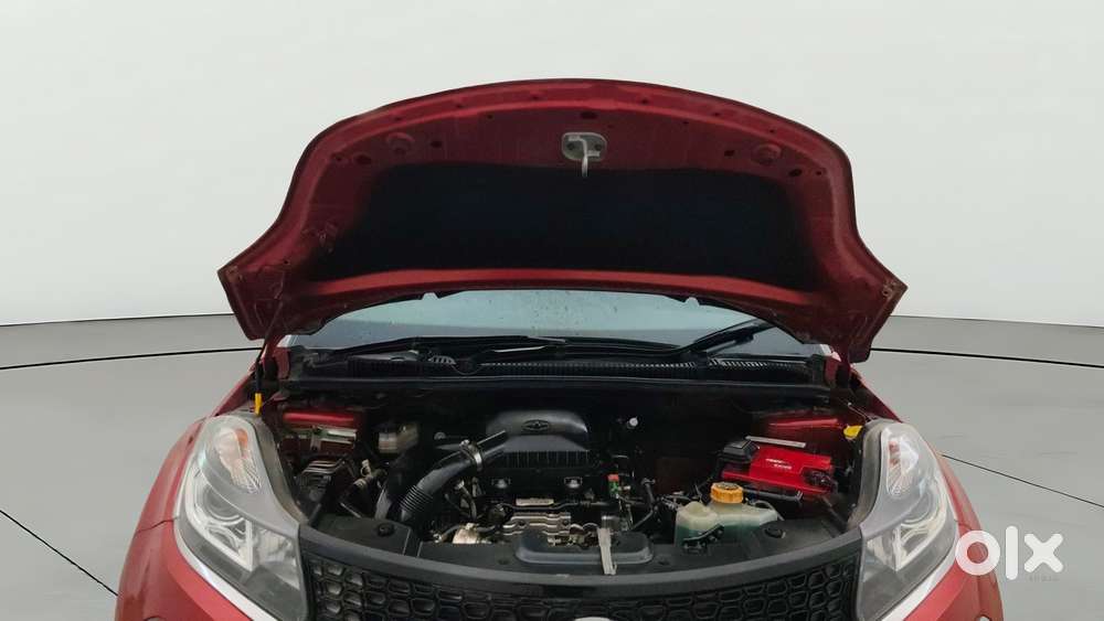 Tata Nexon 1.2 Revotron Xza Plus Dualtone, 2019, Petrol