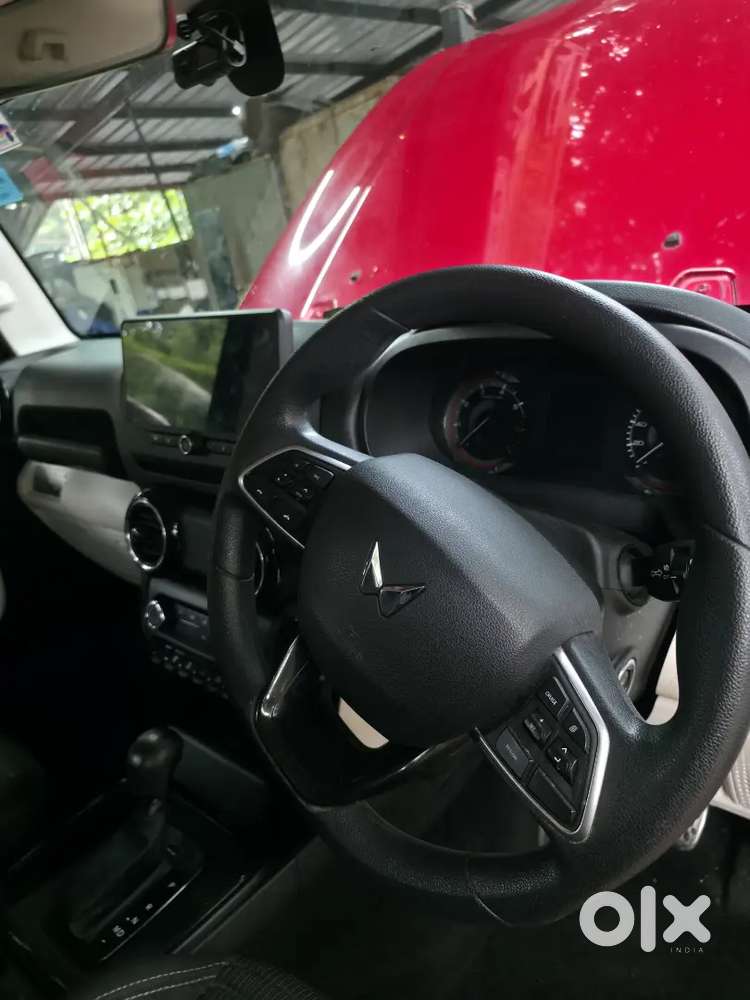 Mahindra Thar Roxx Petrol 2024
