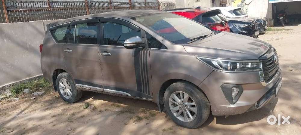 Toyota Innova Crysta 2.8z Automatic, 2017, Diesel