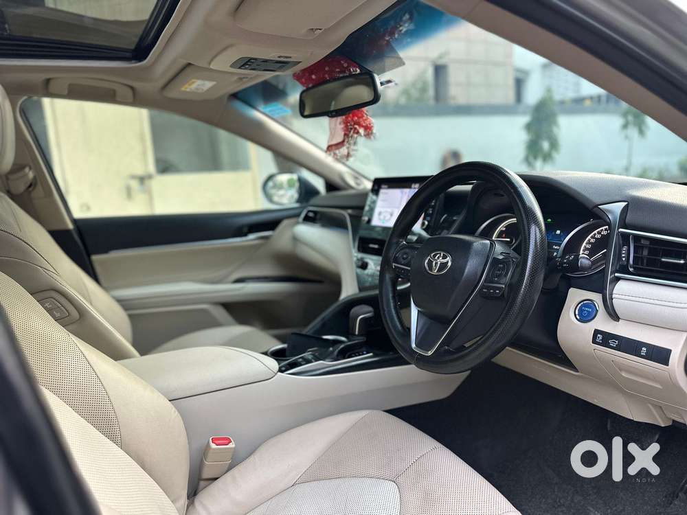 Toyota Camry Hybrid, 2022, Electric