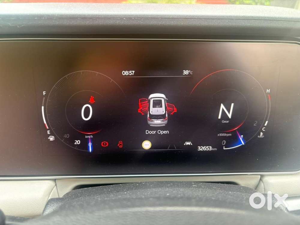 Mahindra Ax7 Luxury Manual Diesel Car 2022