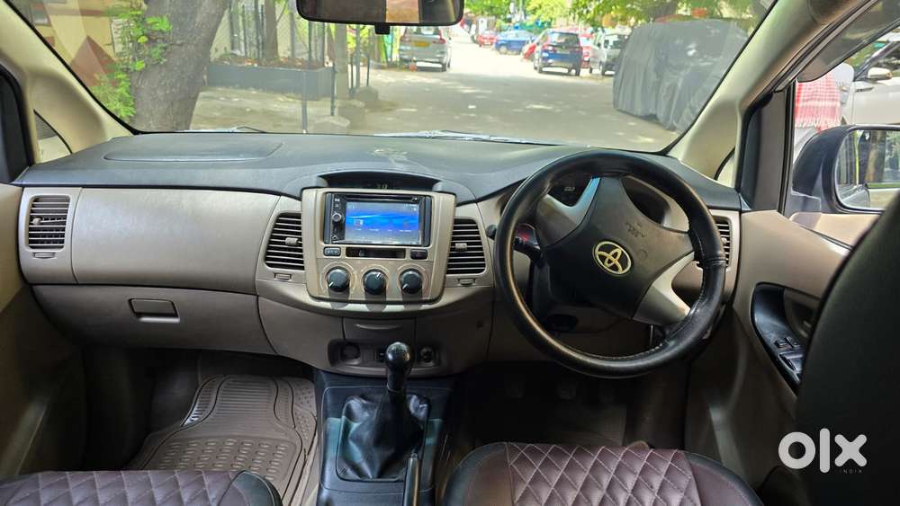 Toyota Innova 2.5 G (diesel) 7 Seater Bs Iv, 2011, Diesel