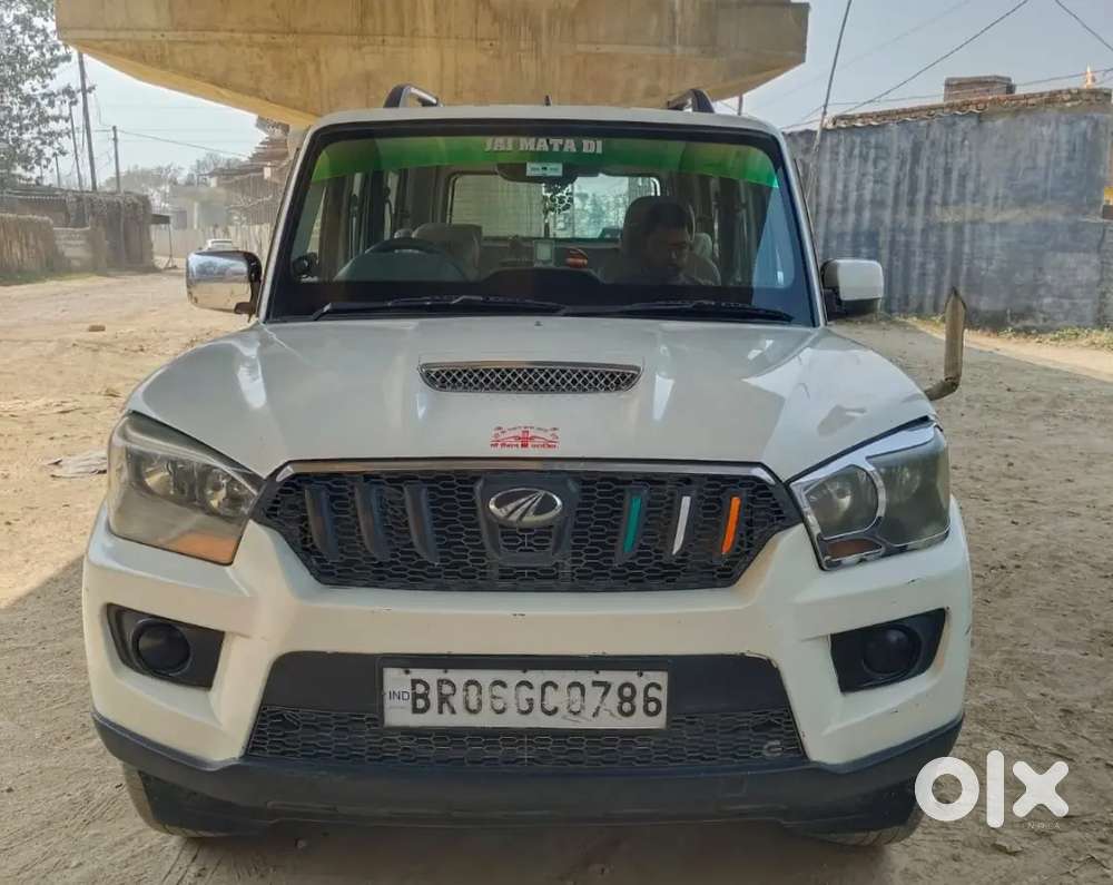 Mahindra Scorpio S6 Plus 2016 Diesel Manual
