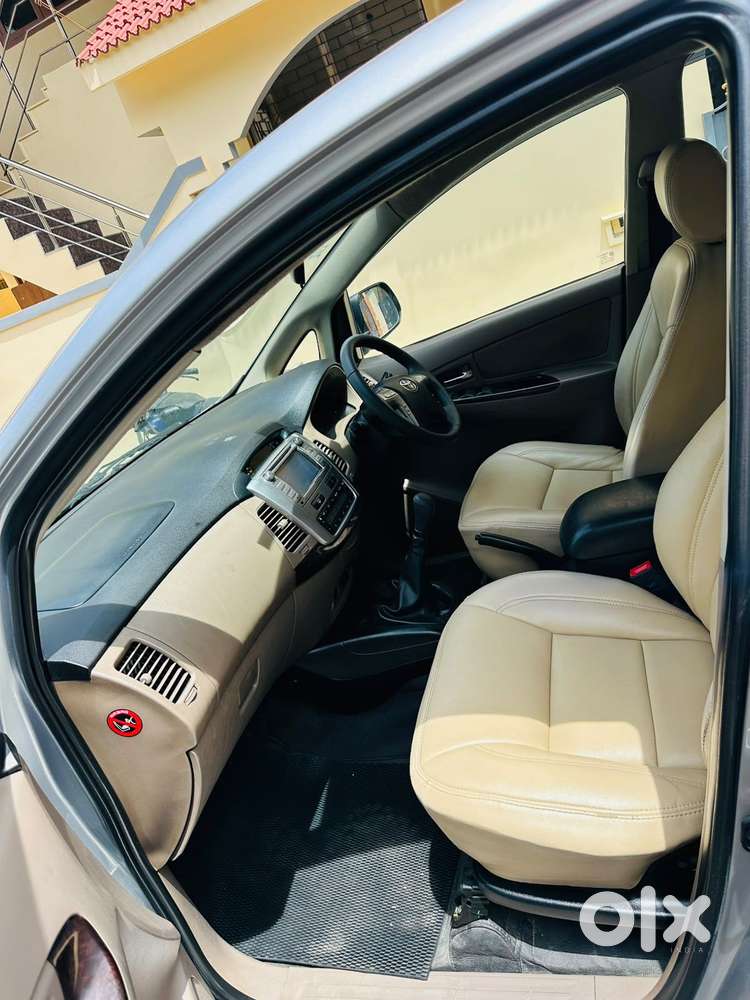 Toyota Innova 2.5 Vx 7 Seater Bs Iv, 2015, Diesel