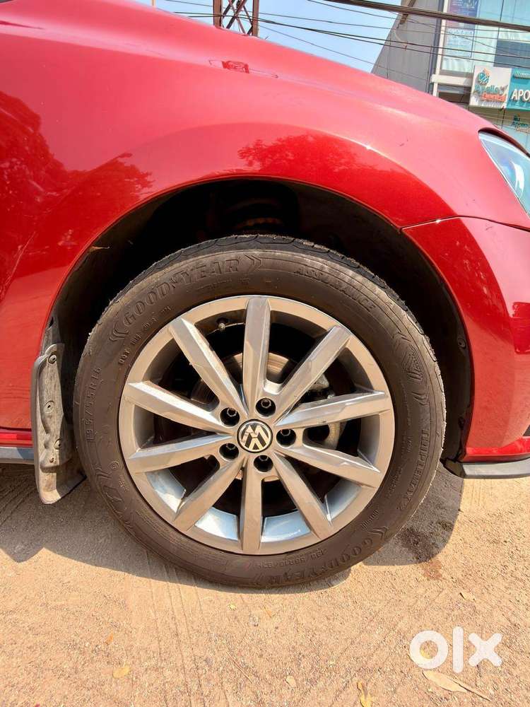 Polo Gt 1.0 L Tsi Automatic - Senior Citizen (factory Fresh)