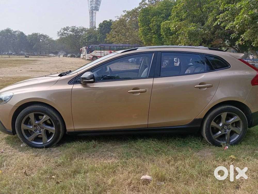 Volvo V40 Cross Country D3 Inscription, 2015, Diesel