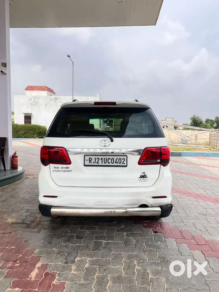 Toyota Fortuner 2014 Diesel 183000 Km Driven
