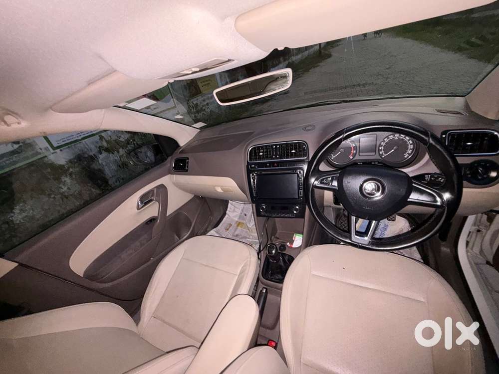 Skoda Rapid Petrol 2016