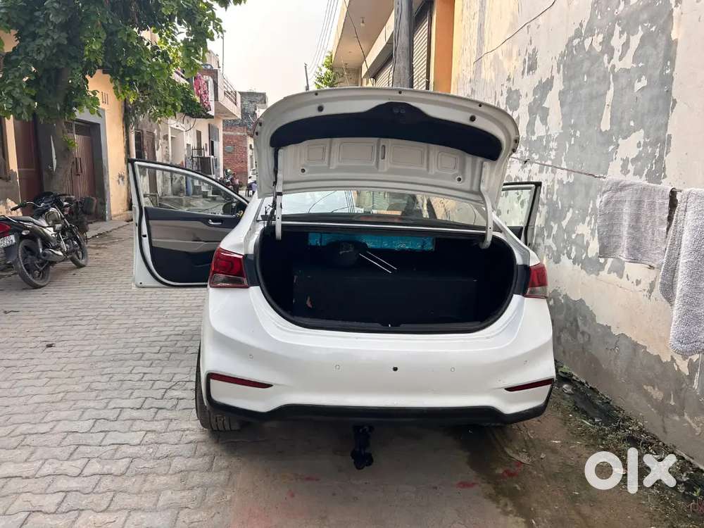 Hyundai Verna 2017 Petrol 82000 Km Driven