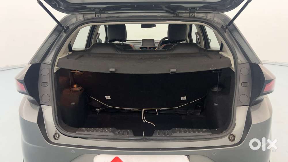 Tata Altroz 1.2 Xt, 2022, Petrol