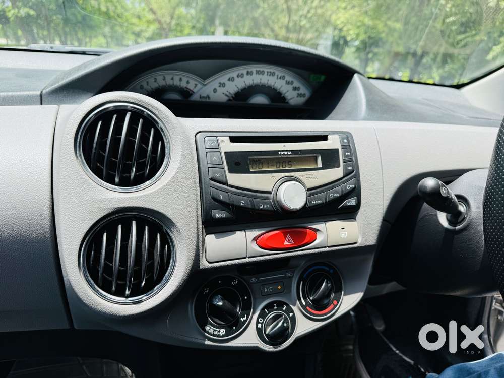 Toyota Etios Liva V Sp*, 2011, Petrol