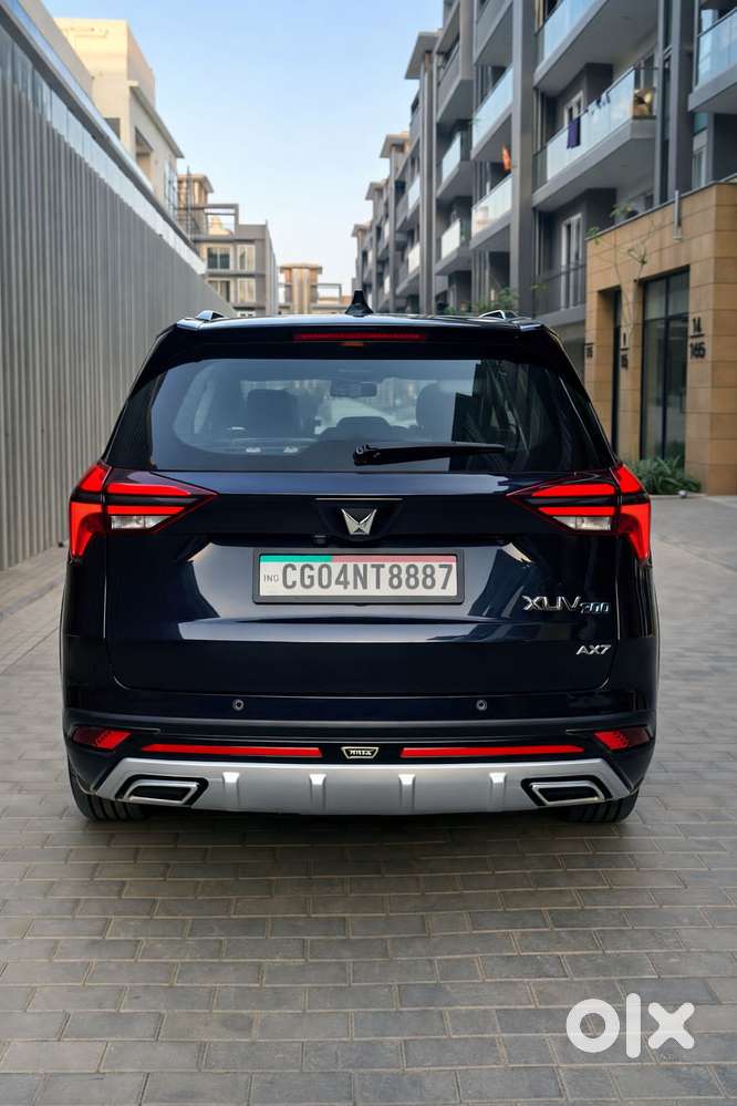 Mahindra Xuv700 2.0 Ax 7 Petrol Mt Str, 2022, Petrol