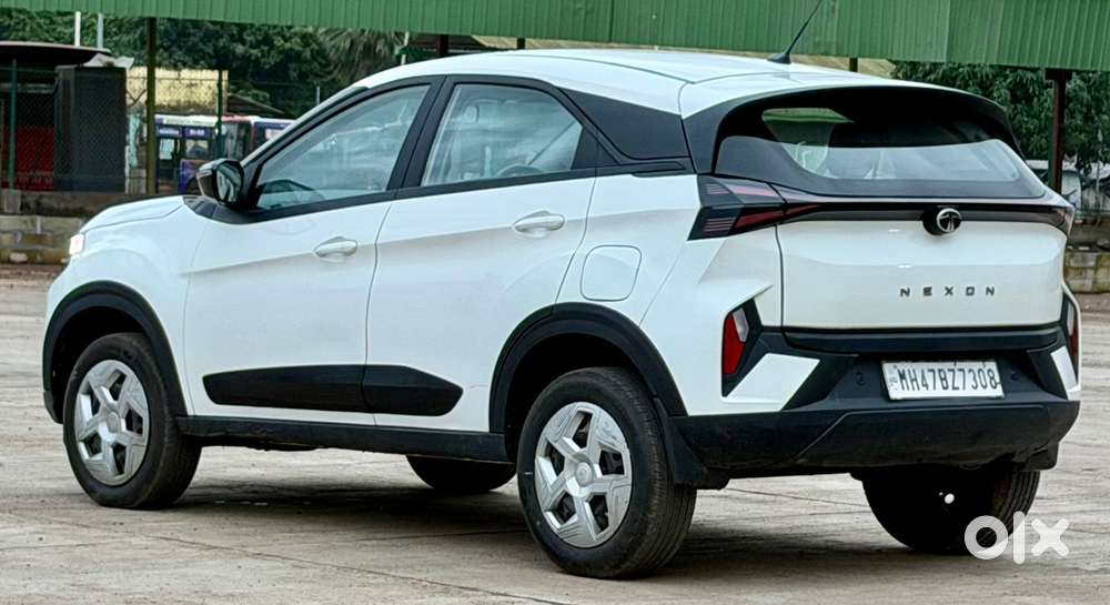 Tata Nexon Smart Plus S 1.2 Revotron Petrol 5 Mt, 2025, Petrol