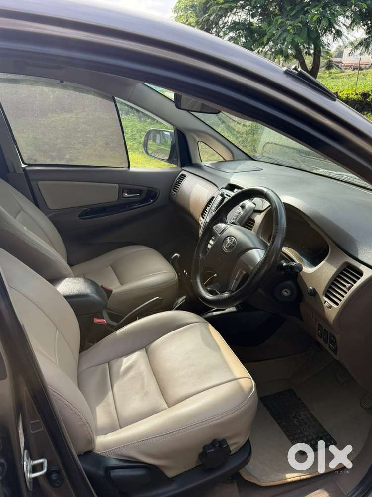 Toyota Innova 2015 Diesel Well Maintained