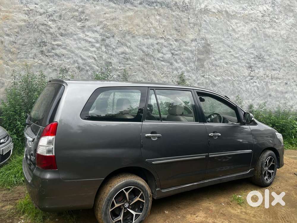 Toyota Innova 2012 Diesel Well Maintained