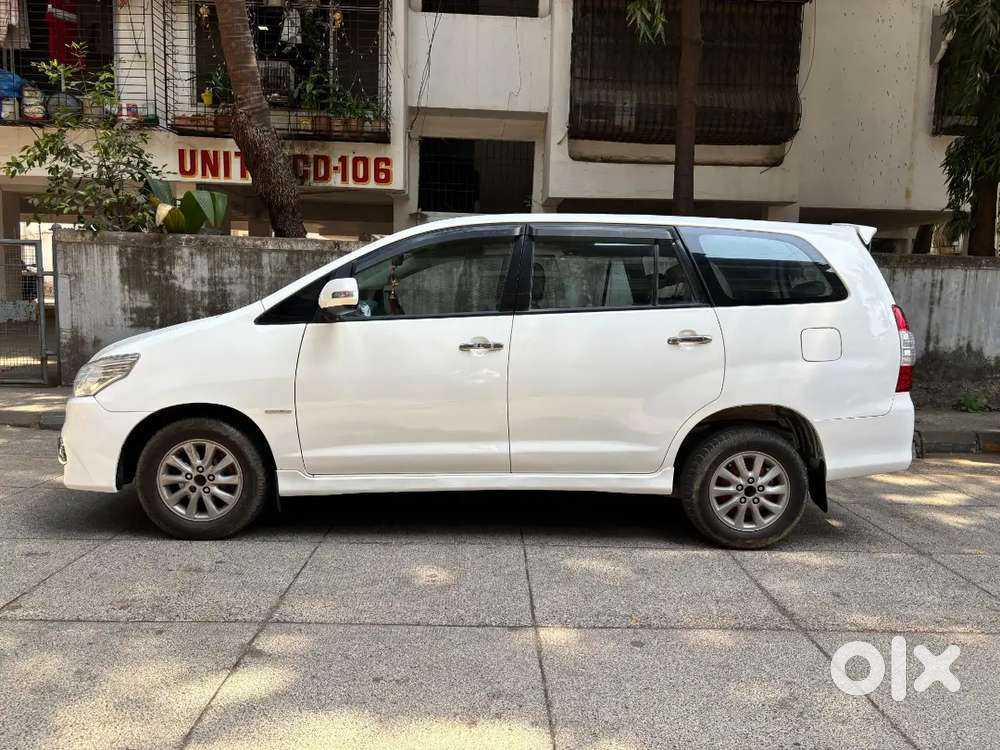 Toyota Innova 2014 V