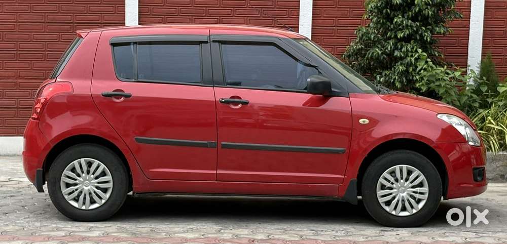 Maruti Suzuki Swift Vxi Bsiv, 2010, Petrol