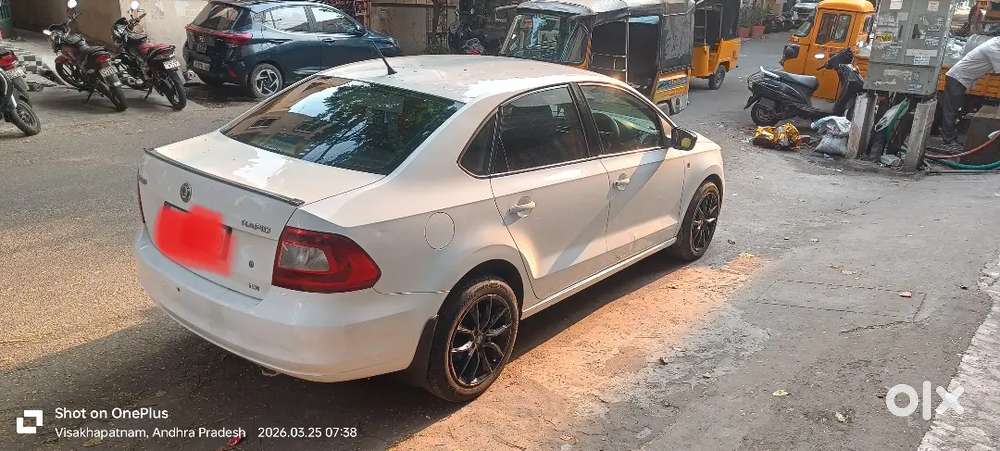 Skoda Rapid Elegance 2012 Diesel Manual