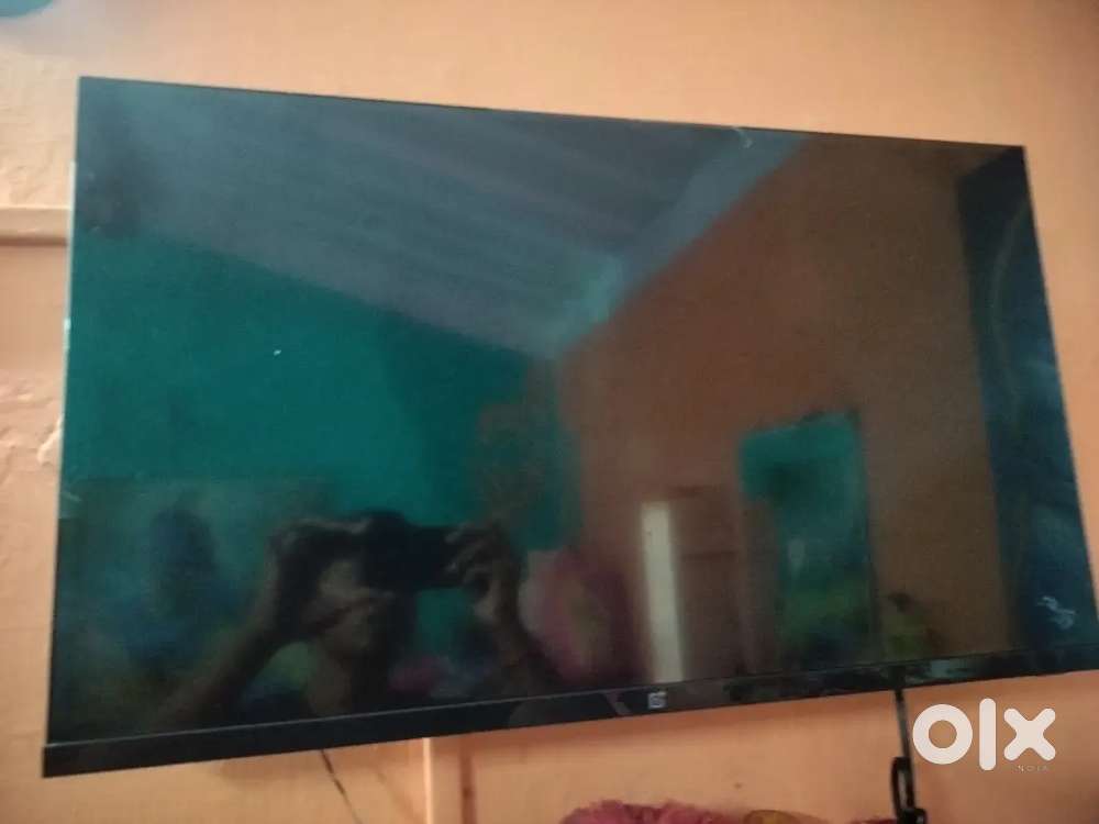 One plus y series (32-inch) to Full HD (40 and 43-inch).
