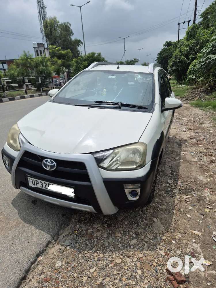 Toyota Etios Liva Diesel 2015 Milege 27 28 Ki Deti Hai