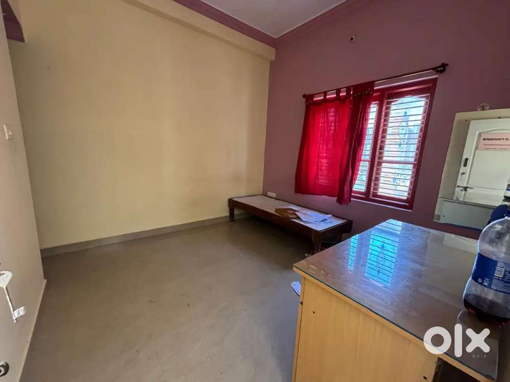 Hebbal 1st stage house for Room Rent in 2nd floor