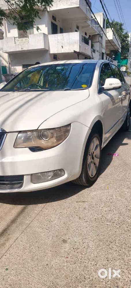 Skoda Superb 2011