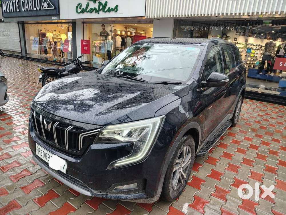 Mahindra Xuv700 2.0 Ax 5 Petrol Mt Str, 2022, Petrol