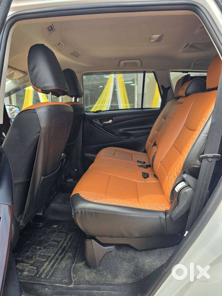 Toyota Innova Crysta 2.4 G Plus Mt 8 Str, 2025, Diesel