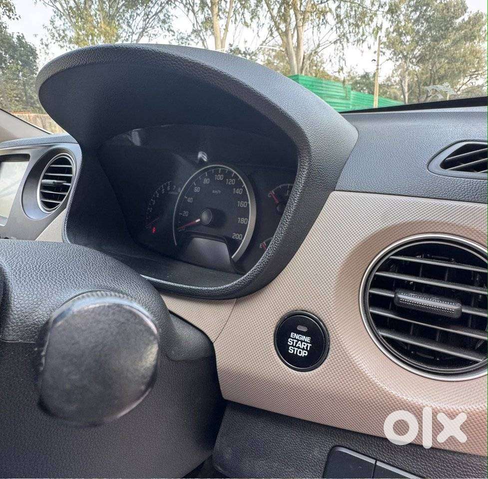Hyundai Grand I10 Asta Option, 2017, Petrol
