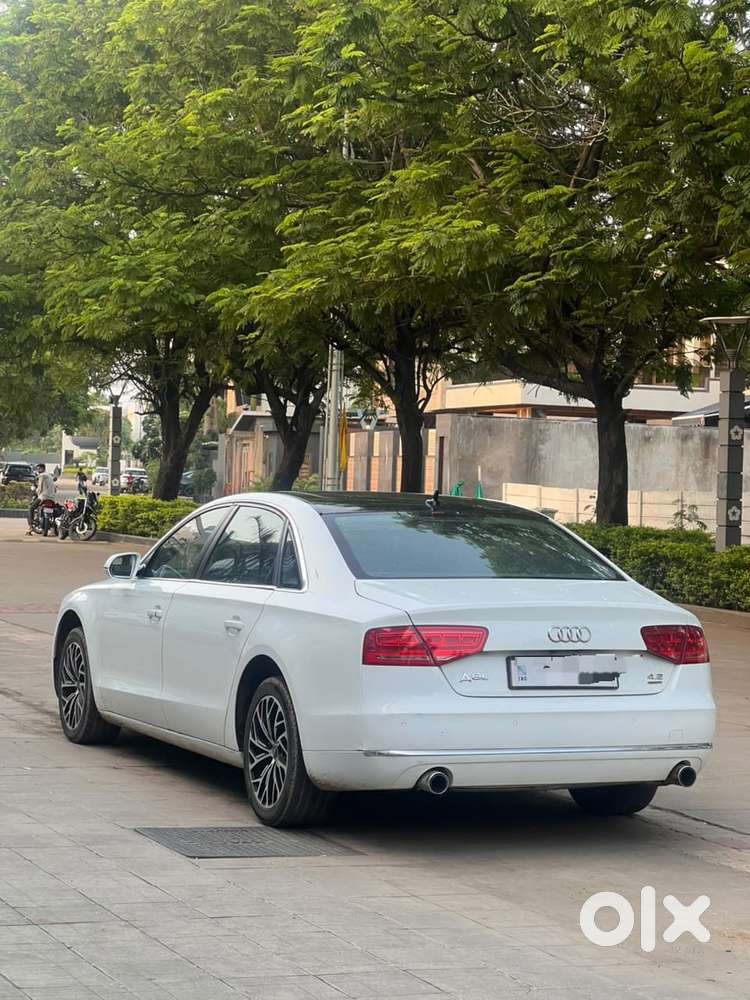 Audi A8, 2011, Petrol