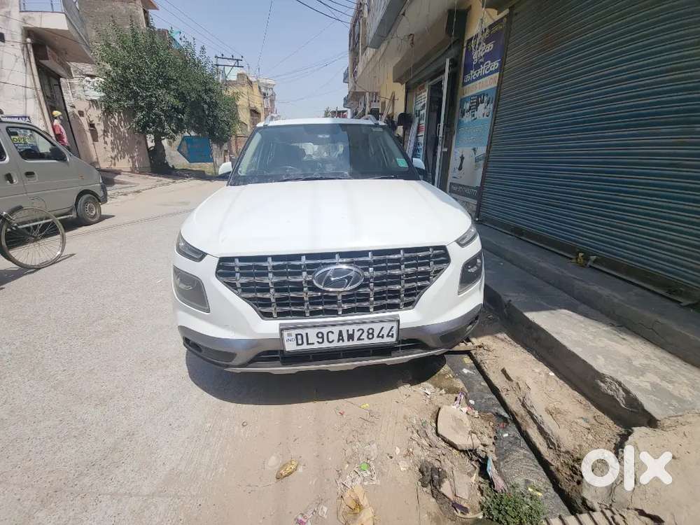 Hyundai Venue 2021 Diesel Well Maintained