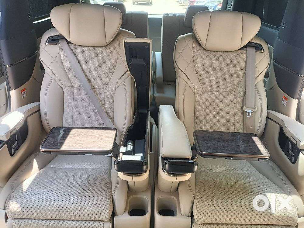Toyota Vellfire Vip – Executive Lounge, 2024