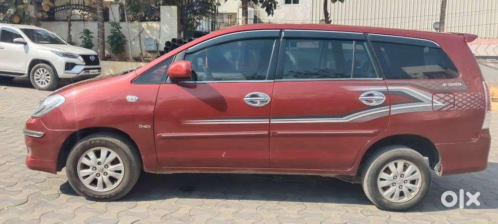 Toyota Innova 2004-2011 2.5 V Diesel 8-seater, 2009, Diesel