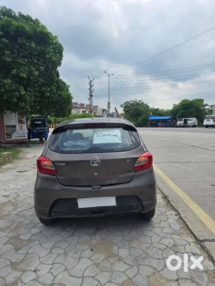 Tata Tiago 2018 Petrol Manual 72000 Km Cng Appeoved