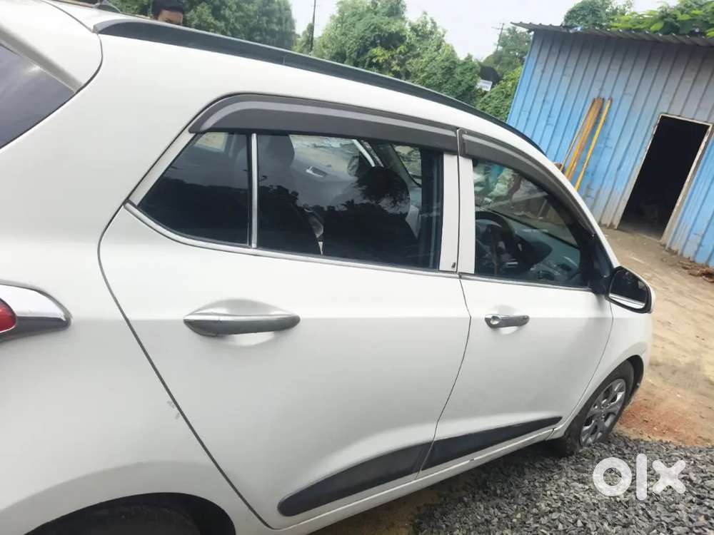 Hyundai Grand I10 Sportz 2015