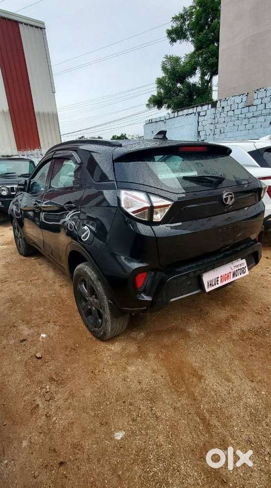 Tata Nexon 1.2 Revotron Xza Plus Luxs Red Dark Edition Amt, 2023, Pe..