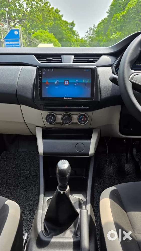 Renault Triber 1.0 Rxe, 2023, Petrol