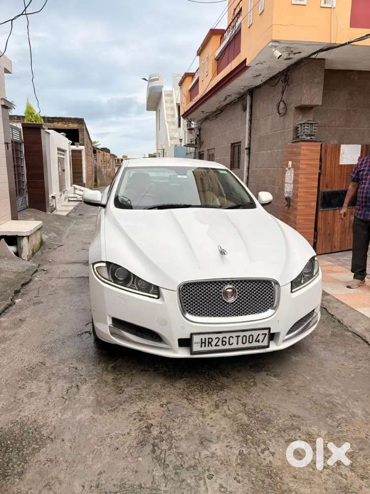 Jaguar Xf 2015 Diesel 65000 Km Driven