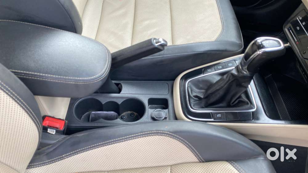 Skoda Slavia 1.0 Tsi Style At, 2022, Petrol