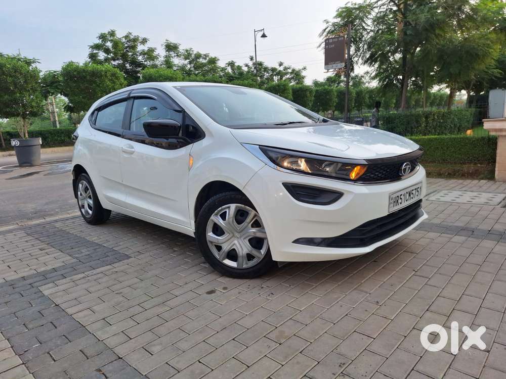 Tata Altroz Xm (s) Petrol, 2024, Petrol