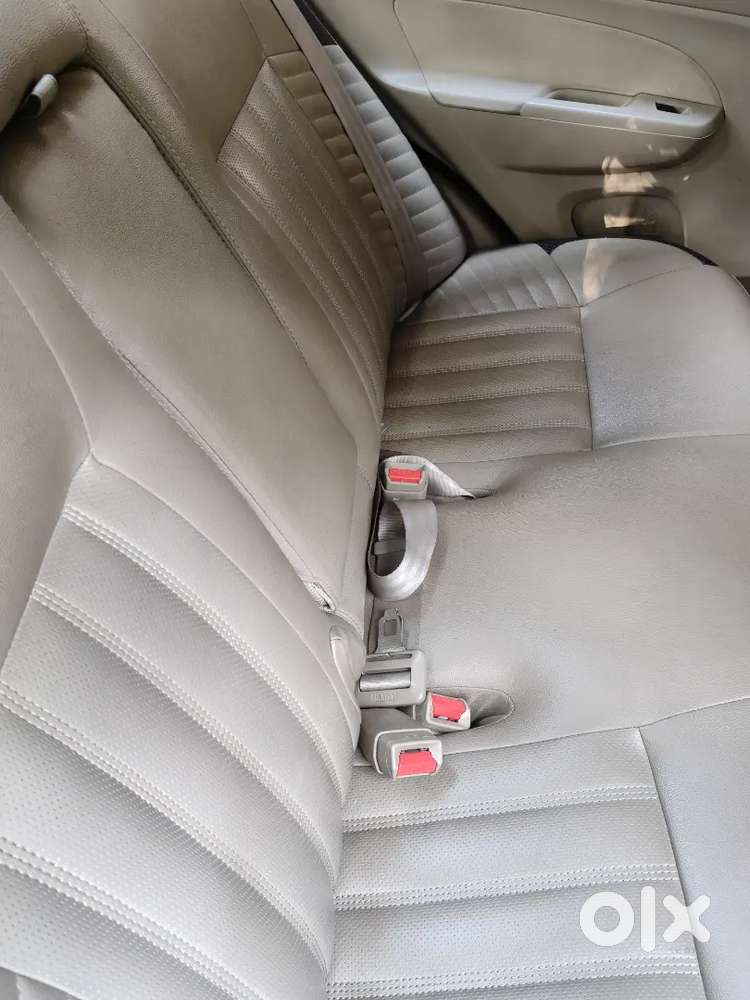 Maruti Suzuki Swift Dzire 2015