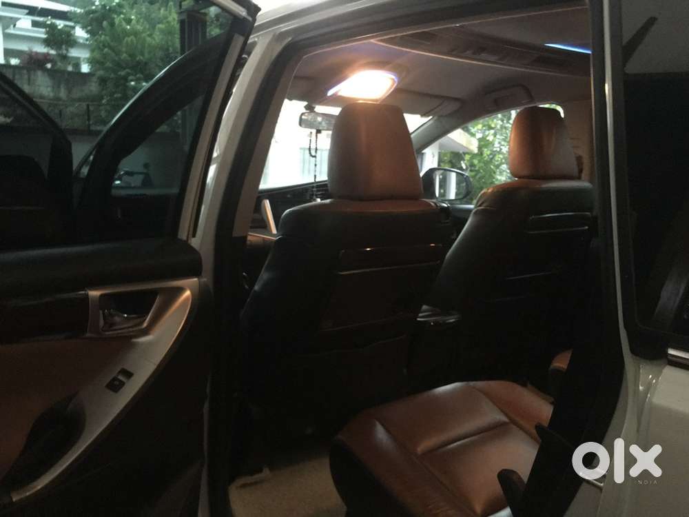 Toyota Innova Crysta 2016 Diesel Well Maintained