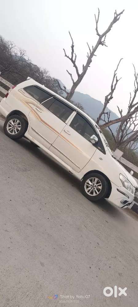Toyota Innova 2015 Diesel 140000 Km Driven