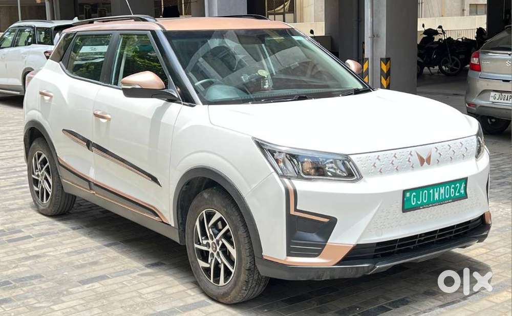 Mahindra XUV400 EV EL Fast Charger, 2023, Electric - Photo 2